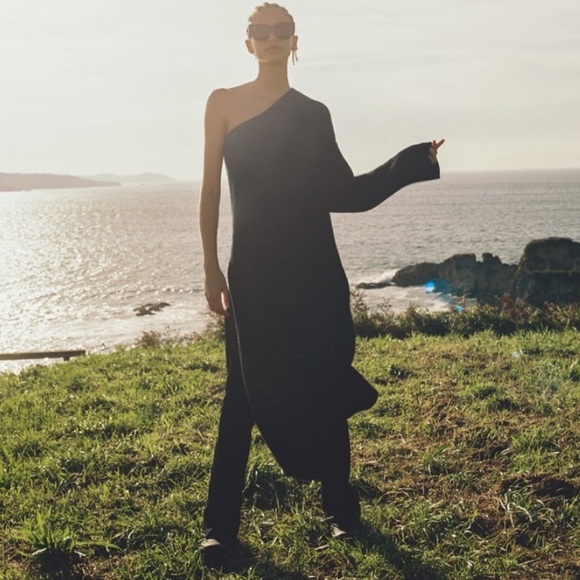 {Zara} Asymmetric Sleeve Knit Tunic Dress - Picture 4 of 13